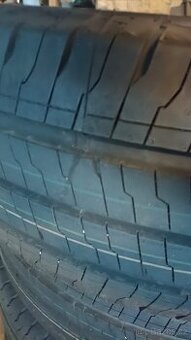 Continental 235/65 R16C
