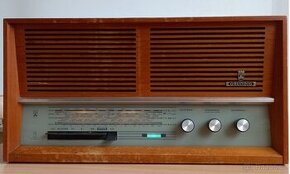 Rádio GRUNDIG RF130