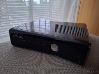 Xbox 360 + hry