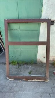 Plastová okna s izolačními trojskly, bílá/hnědá - rekonstruk
