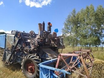 Kombajn na obilí ŽMV-330