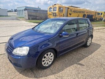 Volkswagen Golf 5 1.6i/Klima/Tažné/Tempomat