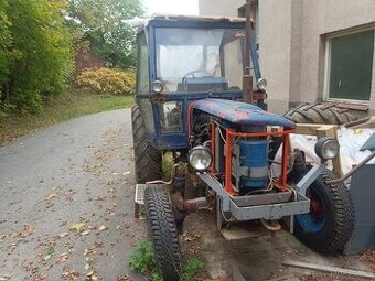 Traktor na náhradní díly - pojízdný