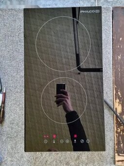 Sklokeramická varná deska Philco PHS 302 C černá