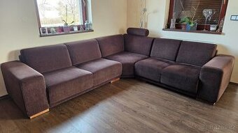 Slušná velká  sedací souprava.