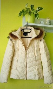 Dámská zimní bunda s kapucí Attentiff