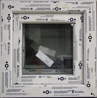 Prodám okna 50 x 50 bílá nová záruka