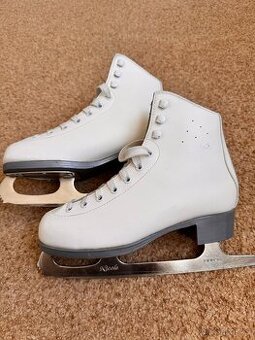 Brusle Botas Nela vel.34