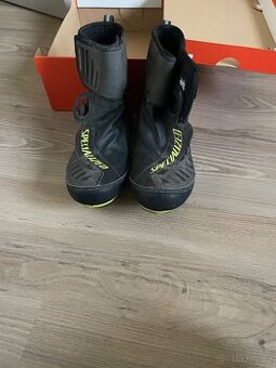 Zimni tretry Specialized