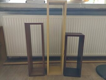 Polička , stojan na CD