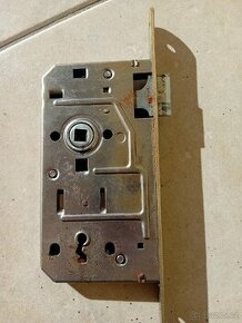 Dverne kovani interier leva zadlabavaci zamek 190/140