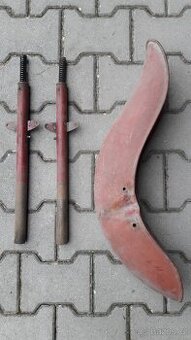 Prodám blatník a část vidlice na Jawu.