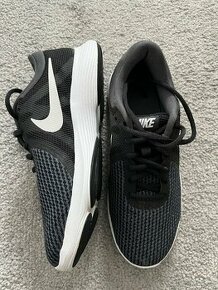 Sportovní boty Nike