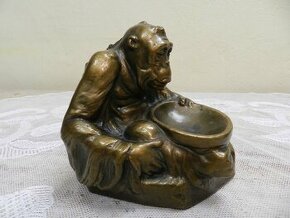 Figurální plastika Popelník Lidoop Opice Bechyně Augustin Zo