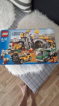 Lego 4204 Důl - 1