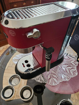 Pákový kávovar DeLonghi Dedica Style