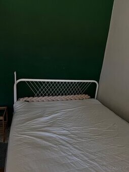 Postel a rošt
