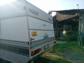 Obytný přívěs karavan