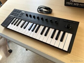 Native Instruments Komplete Kontrol M32 MIDI keyboard