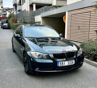 BMW E90 325i