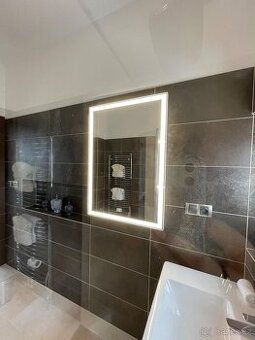 luxusní designové zrcadlo s LED OSVĚTLENÍM