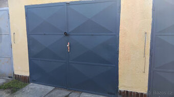 Vrata plechová dvoukřídlá Š=240 V=210