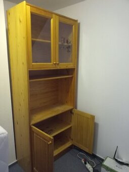 Dětská knihovna masiv borovice