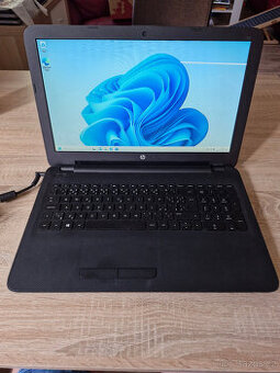 HP 255 G4 15,6" - AMD E1 8GB RAM 500GB disk Win 11