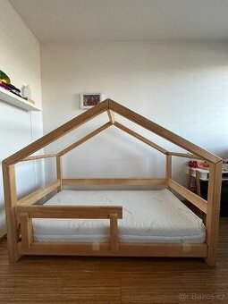 Domečková postel Benlemi