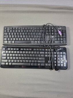 2× drátová klávesnice Genius – USB a PS 2 připojení