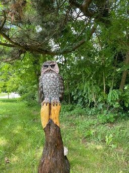 Dřevěná socha Sova na pařezu