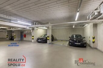 Prodej, ostatní/garážové stání, 13 m2, Mojmírovo náměstí 310