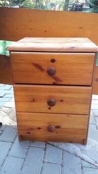 noční stolek masiv. zánovní nevyužit. 3 zásuvky-foto