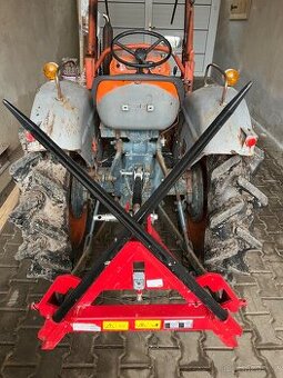 Malotraktor Kubota,celní nakladač.