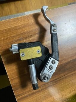 Clake one light Clutch