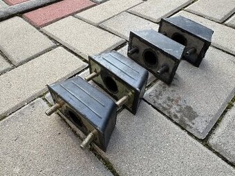 Volha Gaz 21,24, silentbloky motoru