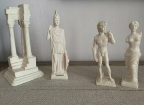 Alabastrové sloupy s částí schodiště