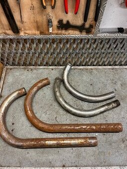 Různá kolena výfuků Jawa/ČZ