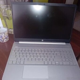 Prodám notebook HP 15,6 - 1