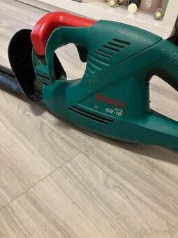 AHS 52-16 nůžky na živý plot Bosch