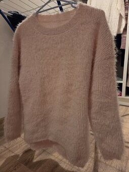 Krásný dámský svetr vel.44