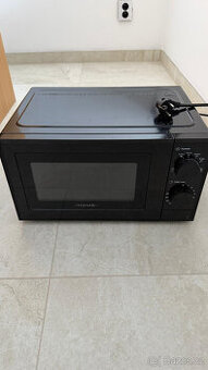 Černá mikrovlnná trouba HOME – plně funkční
