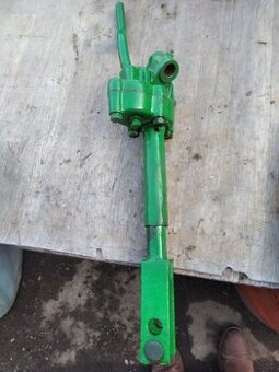 Prodám zánovní točící sloupek na hydrauliku na ZETOR25