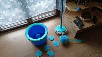 Tyrkysové vybavení koupelny