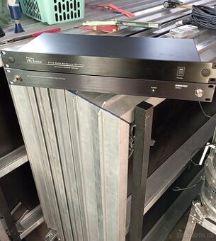 Shure UA844 + SWB anténny distribučný systém