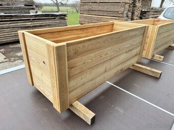 Květináč truhlík sibiřský modřín