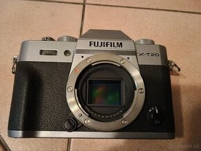 Set Fuji XT20 s 18-55 2.8-4 najezd 7633