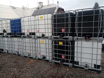 IBC nádrže kontejnery na 1000 litrů