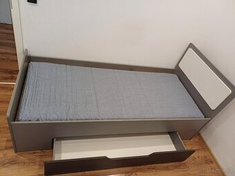 Studentská postel