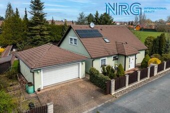 Prodej rodinného domu 6+1 s bazénem, dvougaráží, 874 m2, Pře